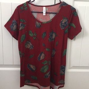 LuLaRoe Red short sleeve top with blue roses.